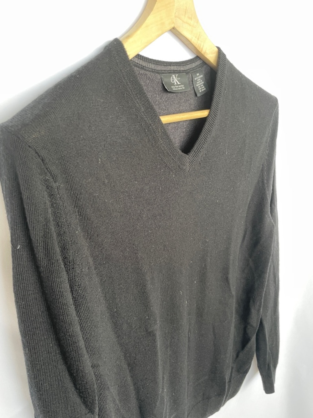 Calvin Klein Fine Merino Wool Black V-Neck Men's Sweater Size M